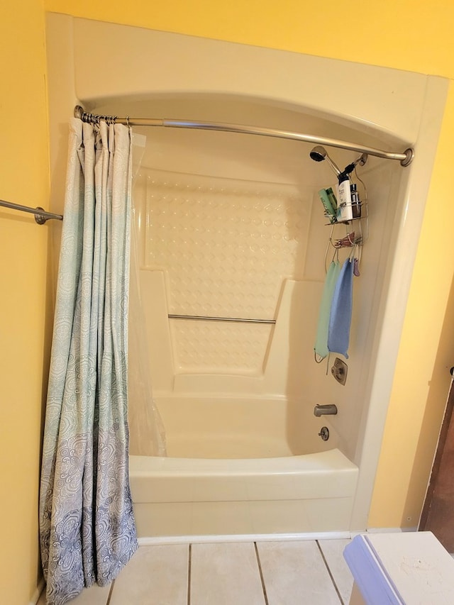 7505 Beaver Run Rd, Midland, GA 31820 - full bath featuring tile patterned floors and shower / tub combo