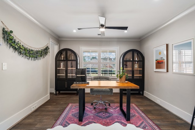 office space featuring recessed lighting, ceiling fan, baseboards, and dark wood-style flooring