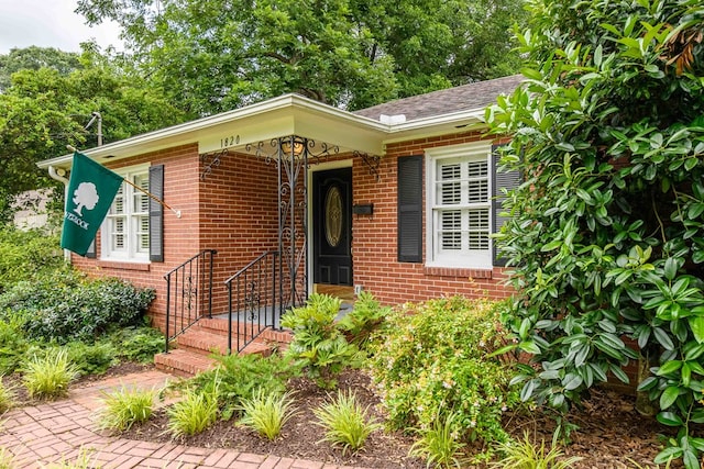 1820 Overlook St, Columbus, GA 31906 - bungalow-style house with brick siding and roof with shingles