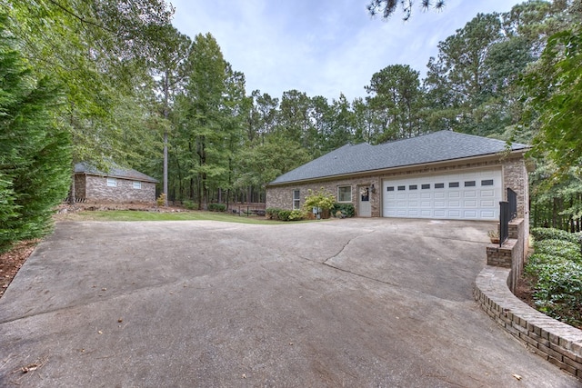 view of front facade featuring a garage