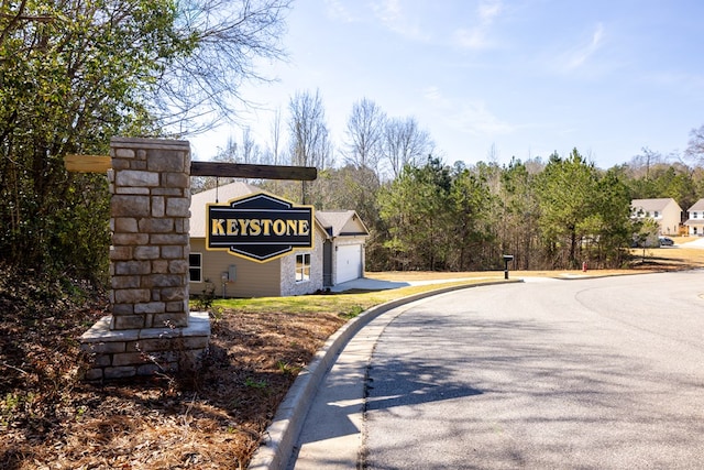 view of community / neighborhood sign