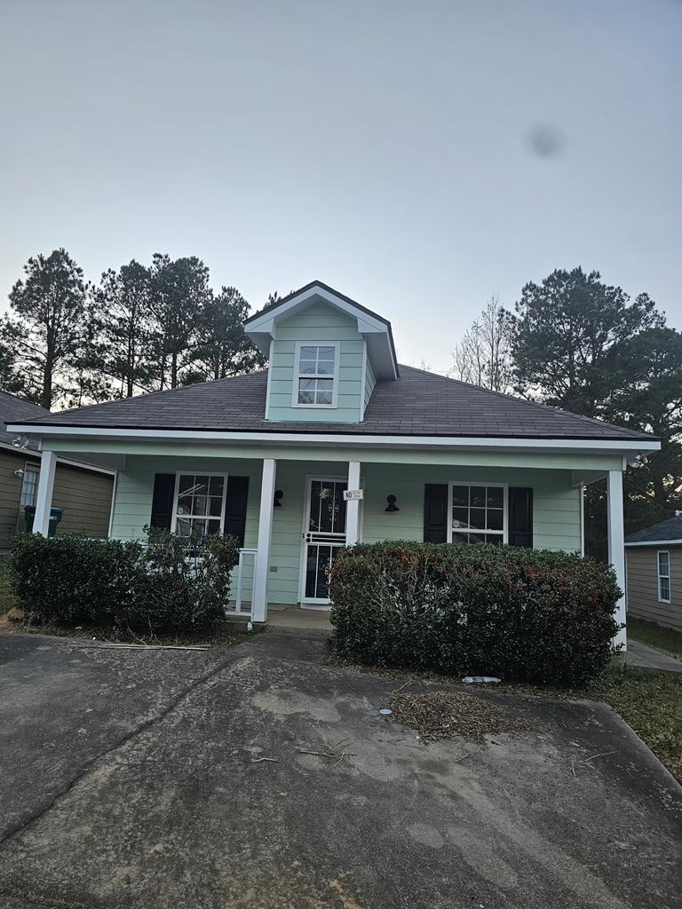 view of front facade featuring a porch