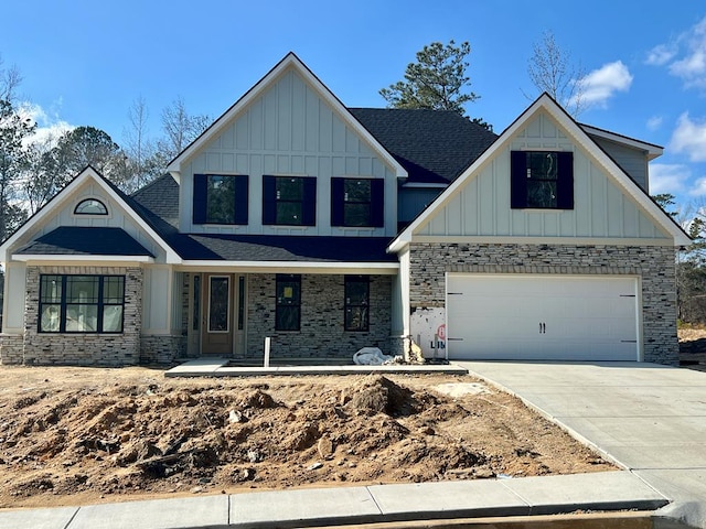 view of front facade with a garage