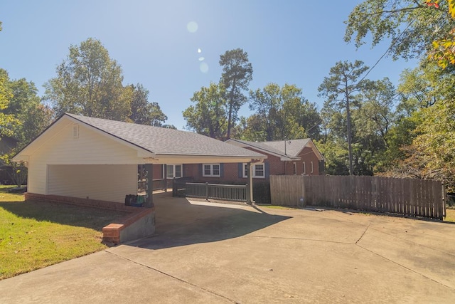 view of front of property with a front lawn