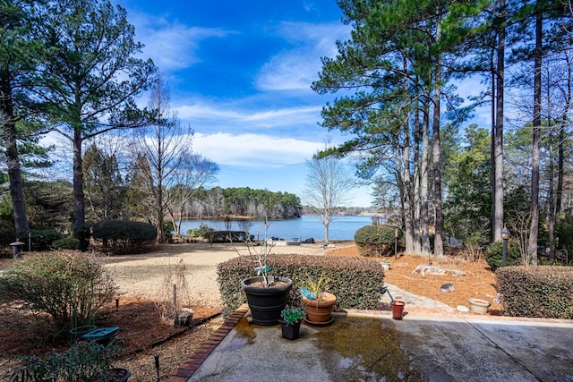 view of yard with a water view