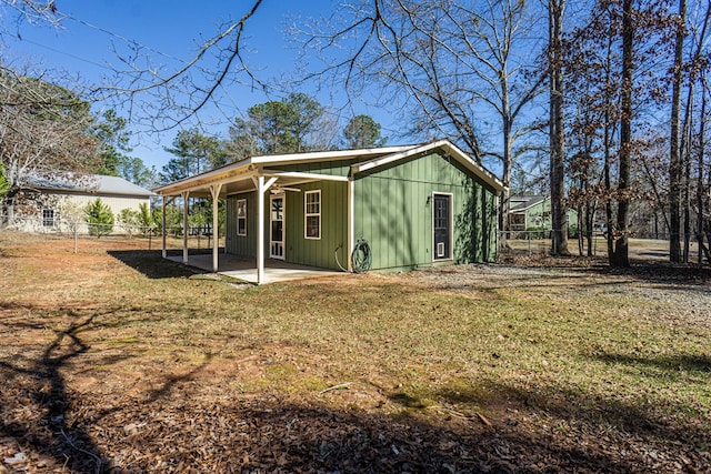 exterior space featuring fence