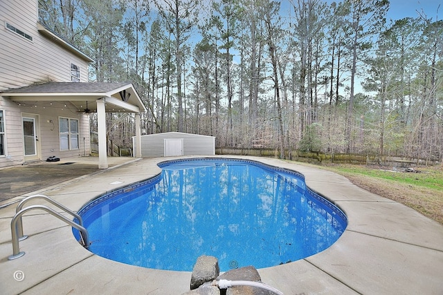 view of swimming pool featuring a patio