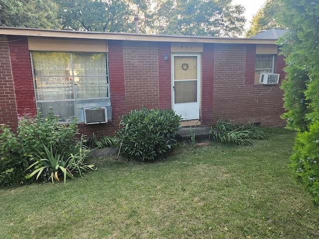 view of front of home with a front yard