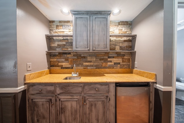 5 Mallard Ct, Midland, GA 31820 - indoor wet bar with fridge