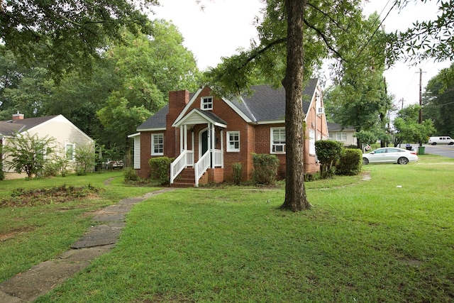 view of front of house with a front yard