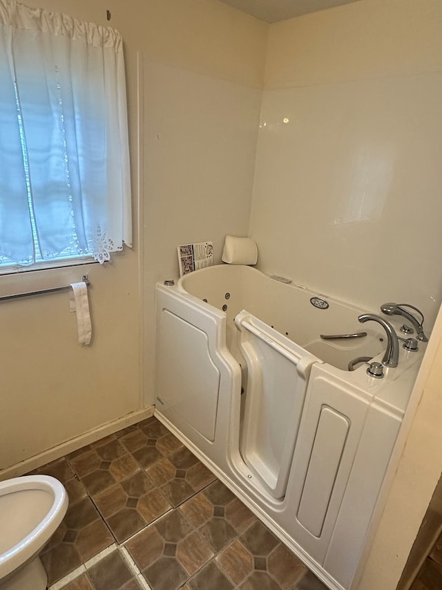1103 52nd St, Columbus, GA 31904 - bathroom featuring a jetted tub