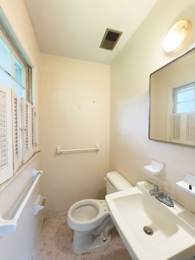433 Olsen Ave, Columbus, GA 31907 - bathroom featuring healthy amount of natural light