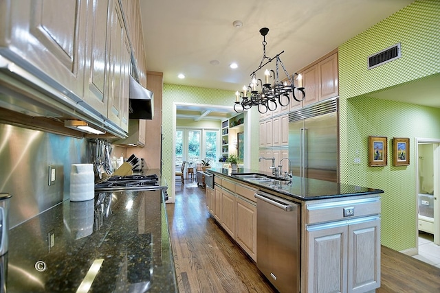 6528 Standing Boy Dr, Columbus, GA 31904 - kitchen featuring a sink, visible vents, appliances with stainless steel finishes, and dark wood finished floors