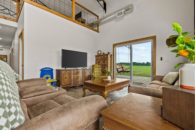 129 Hayes Rd, Mauk, GA 31058 - living room with a towering ceiling
