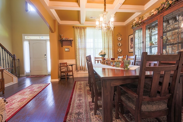 dining area featuring an inviting chandelier, arched walkways, ornamental molding, and visible vents