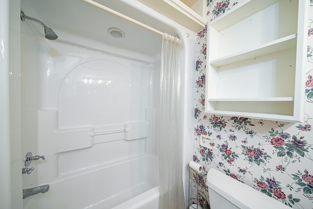 5604 Holland Dr, Columbus, GA 31909 - full bath with wallpapered walls and shower / tub combo