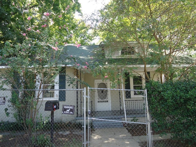 view of front of property featuring a porch