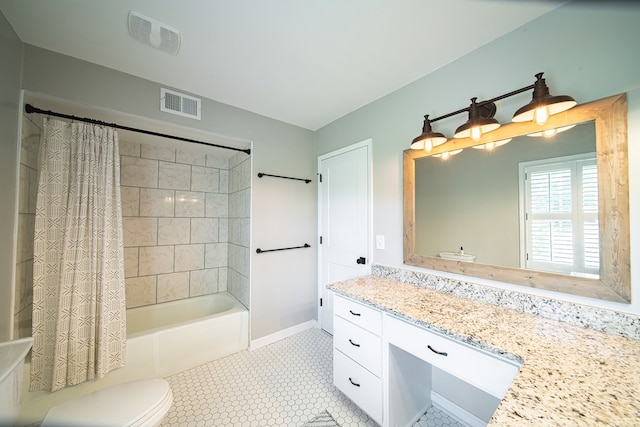 full bathroom featuring shower / bathtub combination with curtain, vanity, baseboards, and toilet