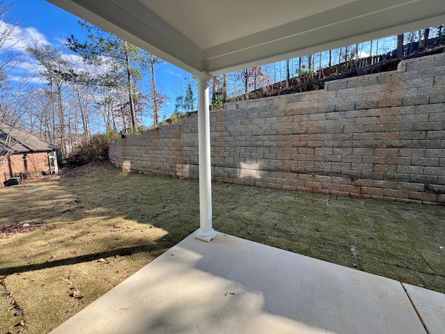 view of yard with a patio area