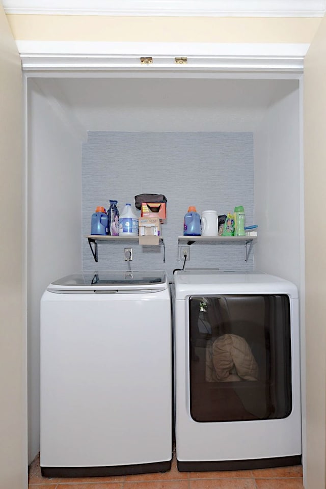 laundry room featuring independent washer and dryer