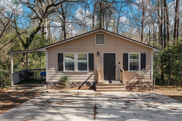 view of front of home with driveway