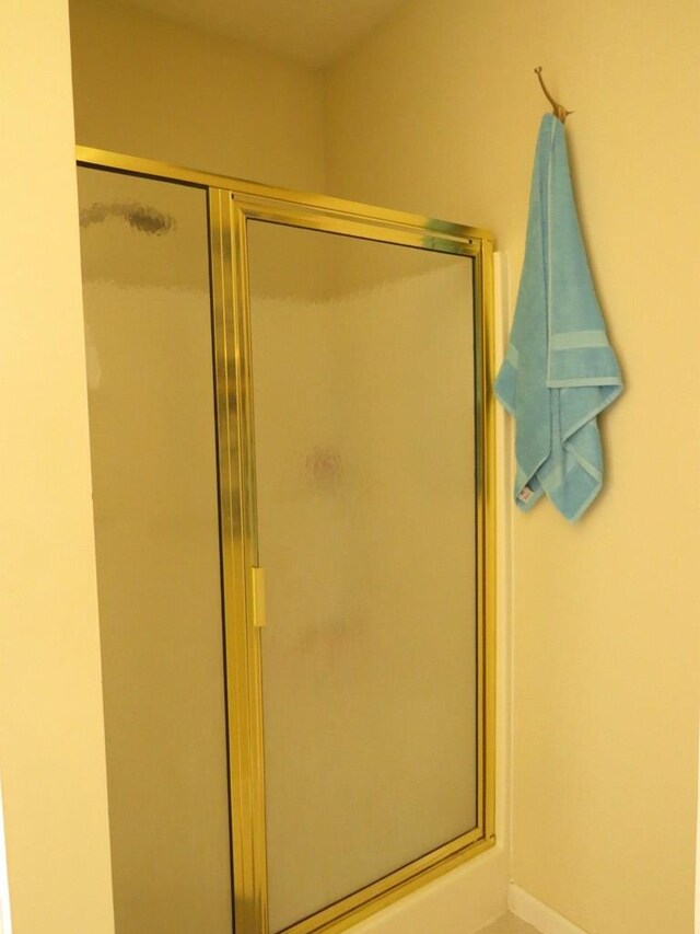 full bathroom featuring vanity, toilet, tile patterned flooring, and curtained shower