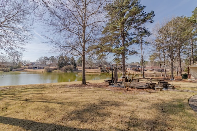 view of yard featuring a water view