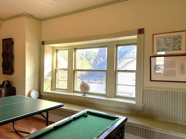 rec room with hardwood / wood-style flooring, crown molding, and pool table