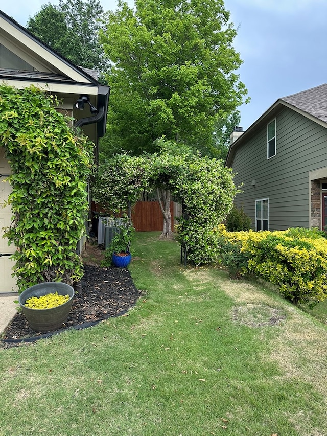 view of yard featuring fence