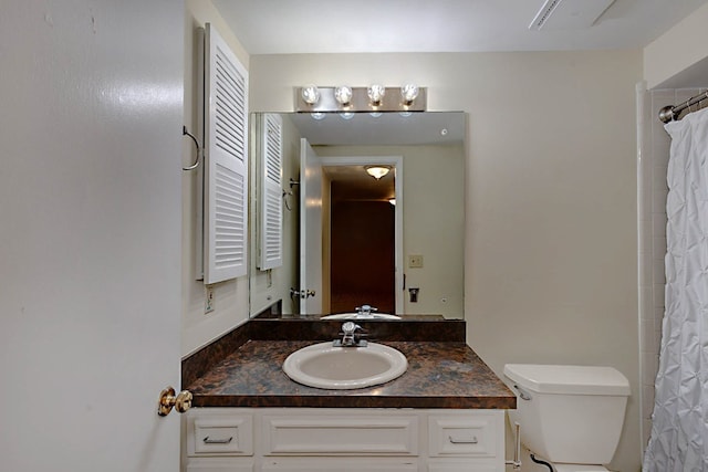 2707 Lookout Dr, Columbus, GA 31906 - full bath with vanity and a shower with curtain