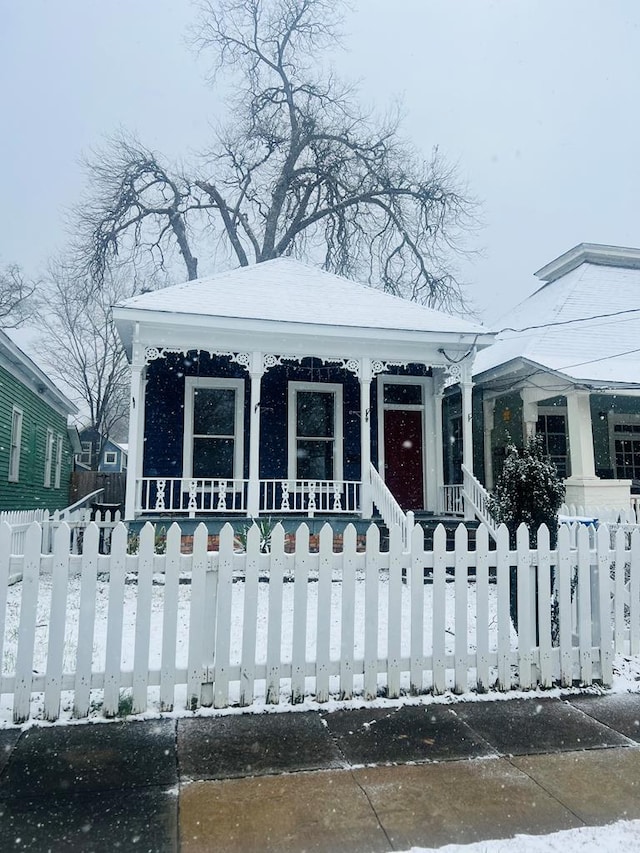 view of front of home with covered porch