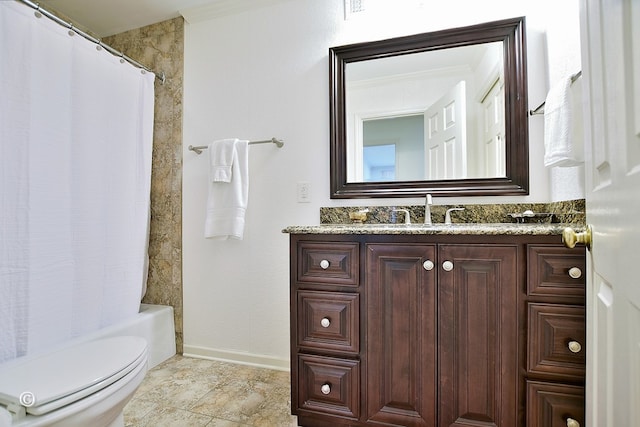 bathroom featuring shower / tub combo, toilet, baseboards, ornamental molding, and vanity
