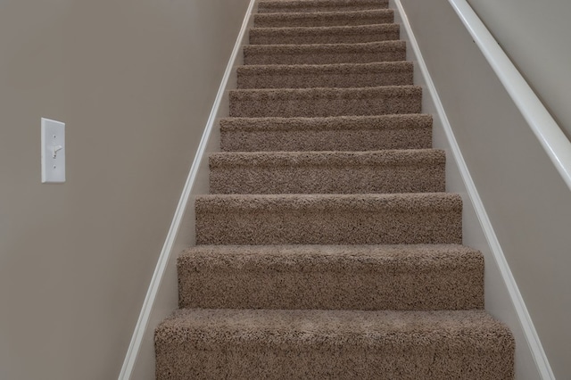 2708 Sawgrass Ln, Phenix City, AL 36867 - view of stairs