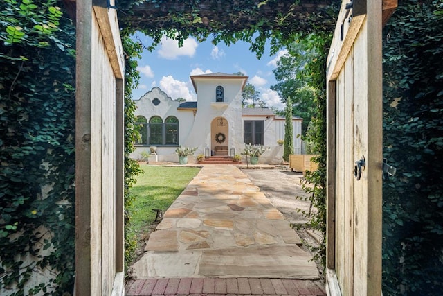 1580 Dixon Dr, Columbus, GA 31906 - mediterranean / spanish house with stucco siding