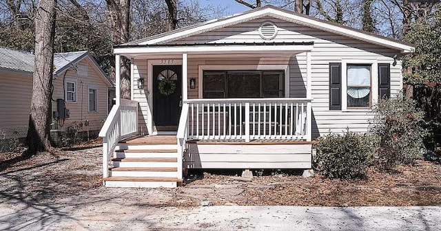 view of front facade with a porch