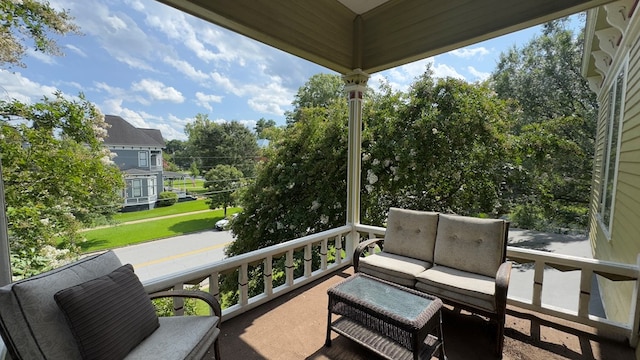 201 7th St, Columbus, GA 31901 - balcony with outdoor lounge area