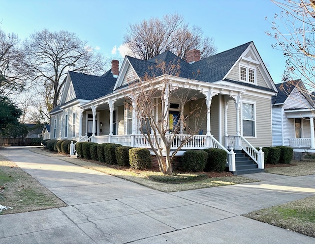 view of front facade with a porch