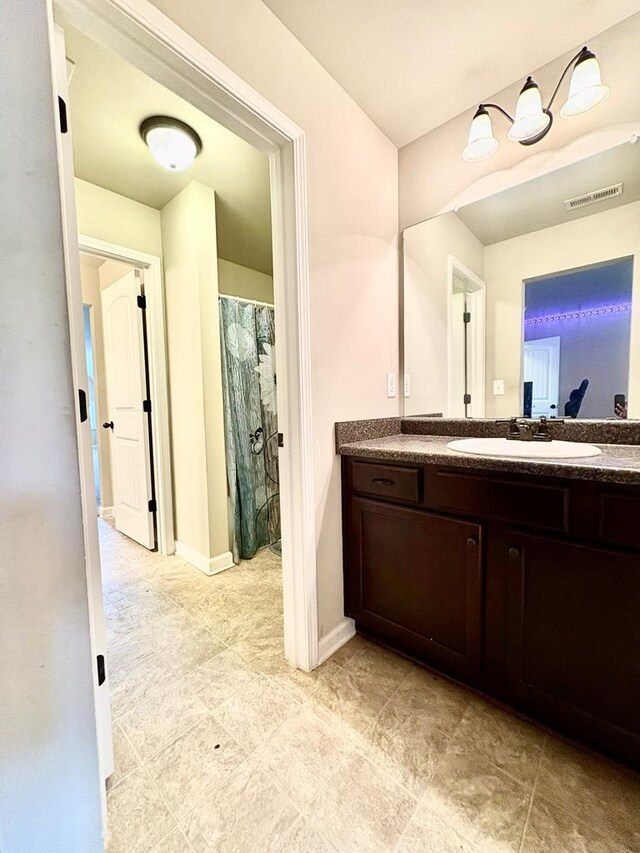 3814 Pond View Ct, Columbus, GA 31907 - full bath with vanity and baseboards