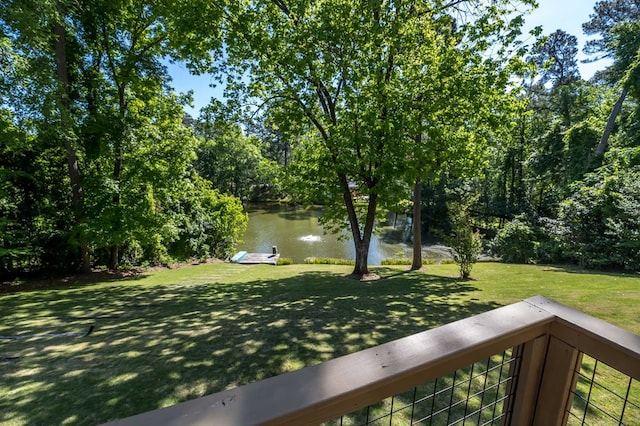 view of yard featuring a water view