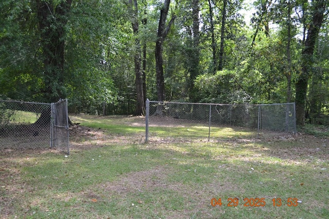 3836 Mulberry Dr, Columbus, GA 31907 - view of yard