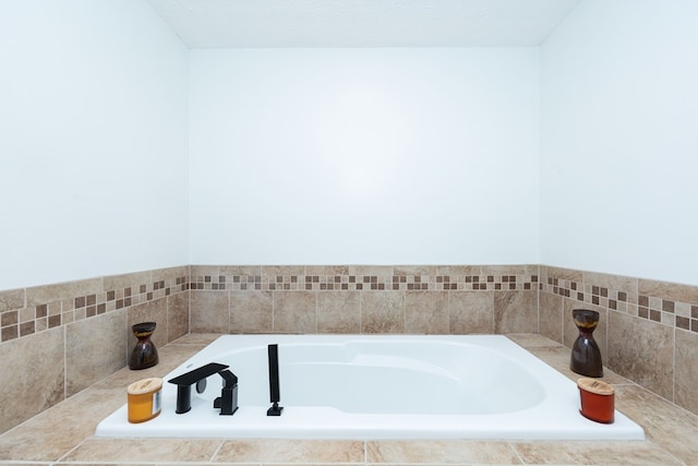 4524 Hedingham Ln, Columbus, GA 31907 - full bathroom featuring a garden tub