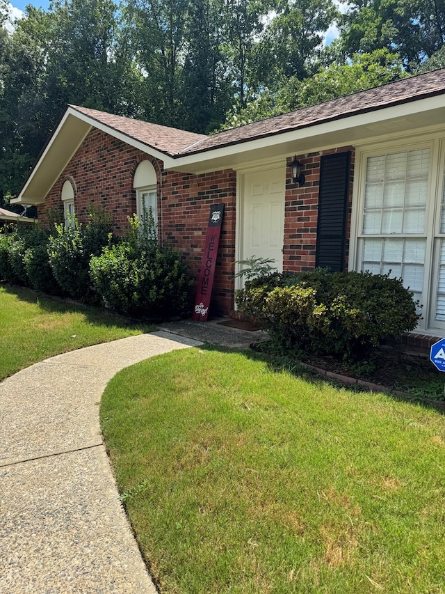 4901 Willowbrook Dr, Columbus, GA 31909 - ranch-style house featuring brick siding and a front yard