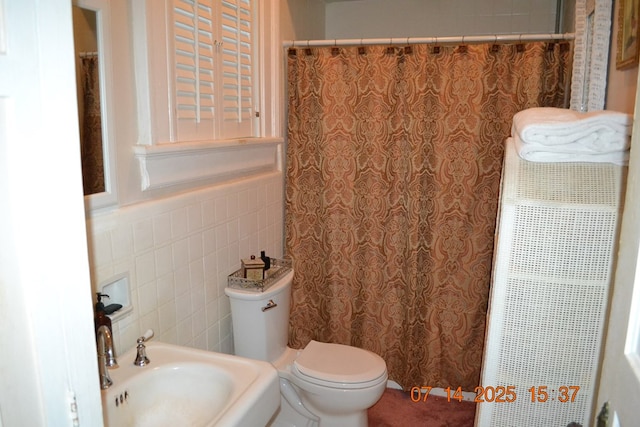 2901 Beacon Ave, Columbus, GA 31904 - full bathroom featuring tile walls and a shower with curtain