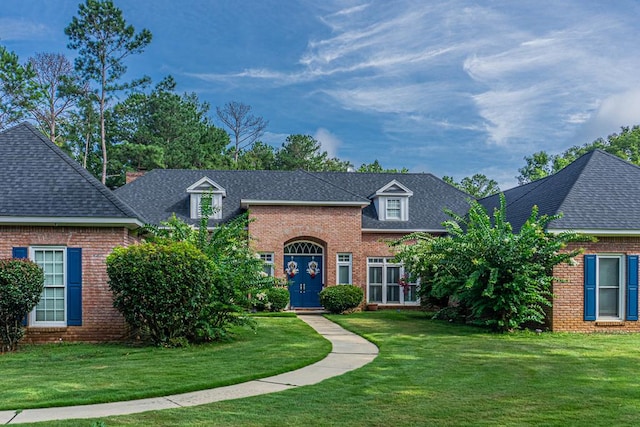 view of front of house featuring a front yard