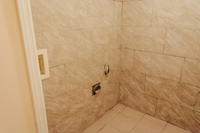 4814 20th Ave, Columbus, GA 31904 - full bath with a tile shower