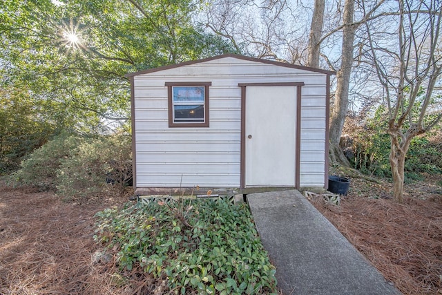 view of outbuilding