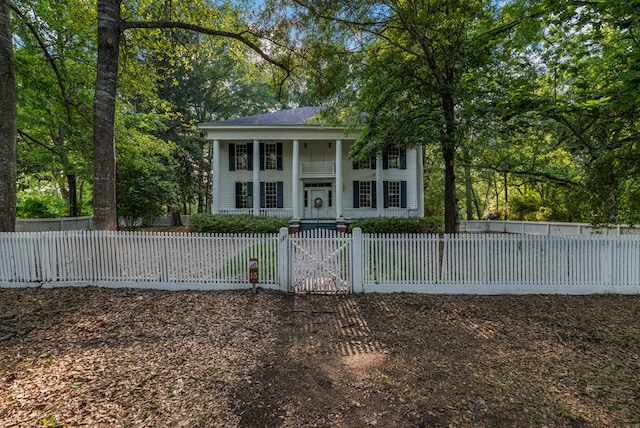 171 Jefferson Ave, Talbotton, GA 31827 - view of front of property featuring a gate, a fenced front yard, and covered porch