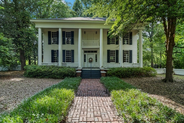 171 Jefferson Ave, Talbotton, GA 31827 - greek revival house with covered porch