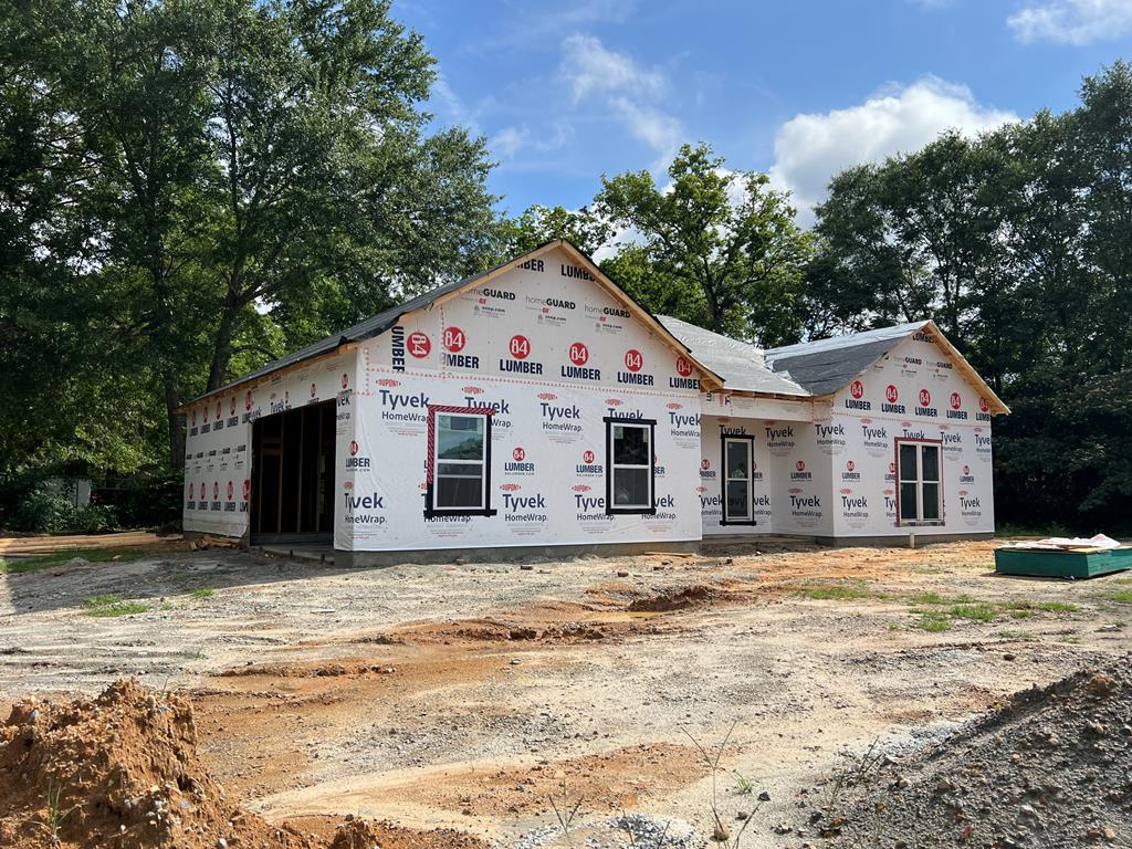2800 23rd Ave, Phenix City, AL 36867 - view of front of house with dirt driveway