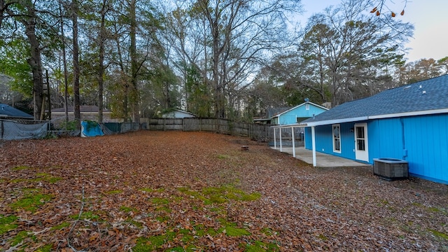 view of yard featuring central AC unit